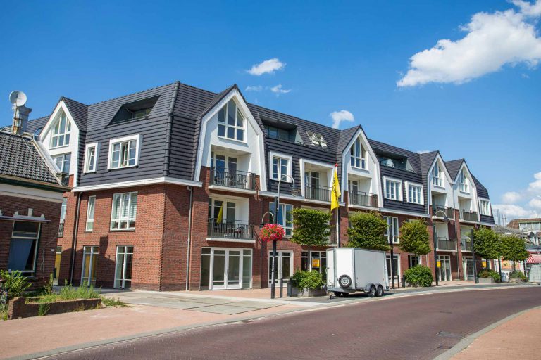 Winkels en woningen in Voorhout door De Raad Bouw