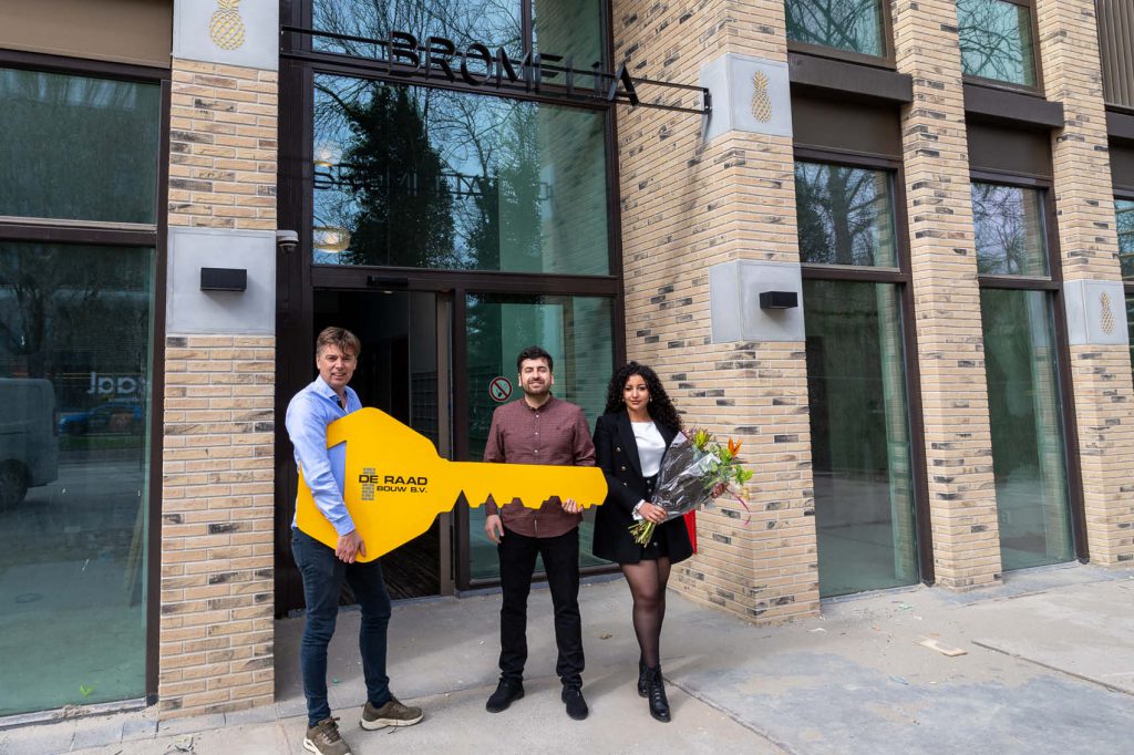 Eerste woning in De Ananas opgeleverd